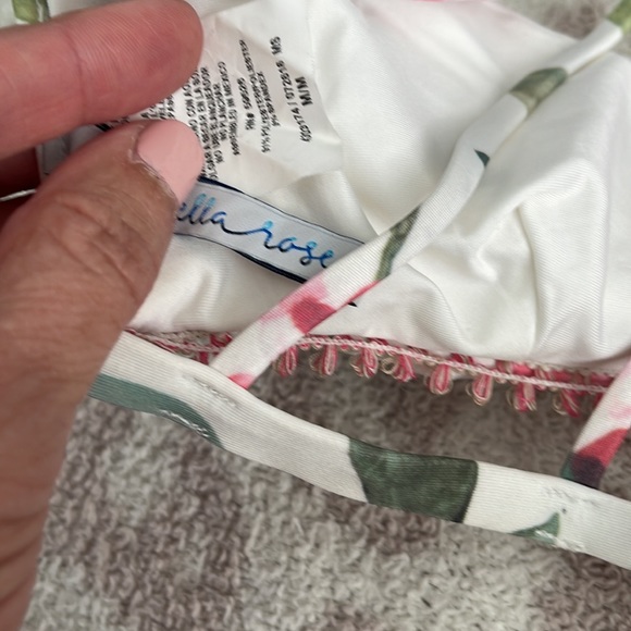 White and pink bikini good used condition. Size Med - Picture 5 of 5